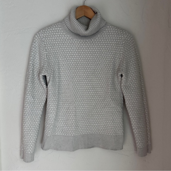 J. Crew Sweaters - J.Crew‎ Sweater Women's Great Long Sleeve Turtleneck Knit Sweater Size S